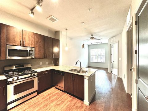 Photo of 2525 Mccue St Road #545, Houston, TX 77056 (MLS # 94052216)
