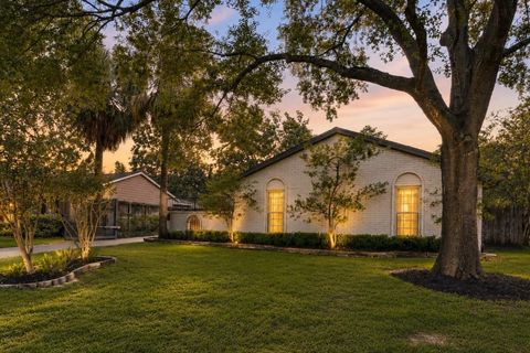 Photo of 14022 Saint Marys Lane, Houston, TX 77079 (MLS # 28695102)