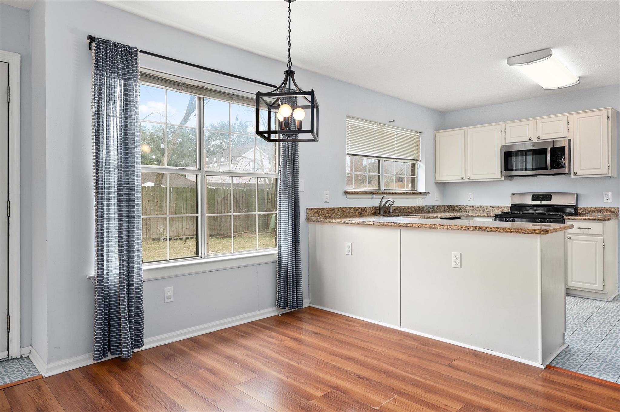 4207 Royal Manor Drive