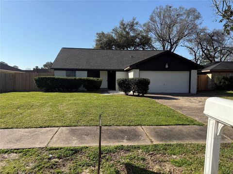 Photo of 13914 Ludgate Pass, Houston, TX 77034 (MLS # 47381451)