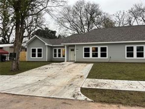 Photo of 515 Kosler Lane Cir #A, Richmond, TX 77406 (MLS # 62302371)