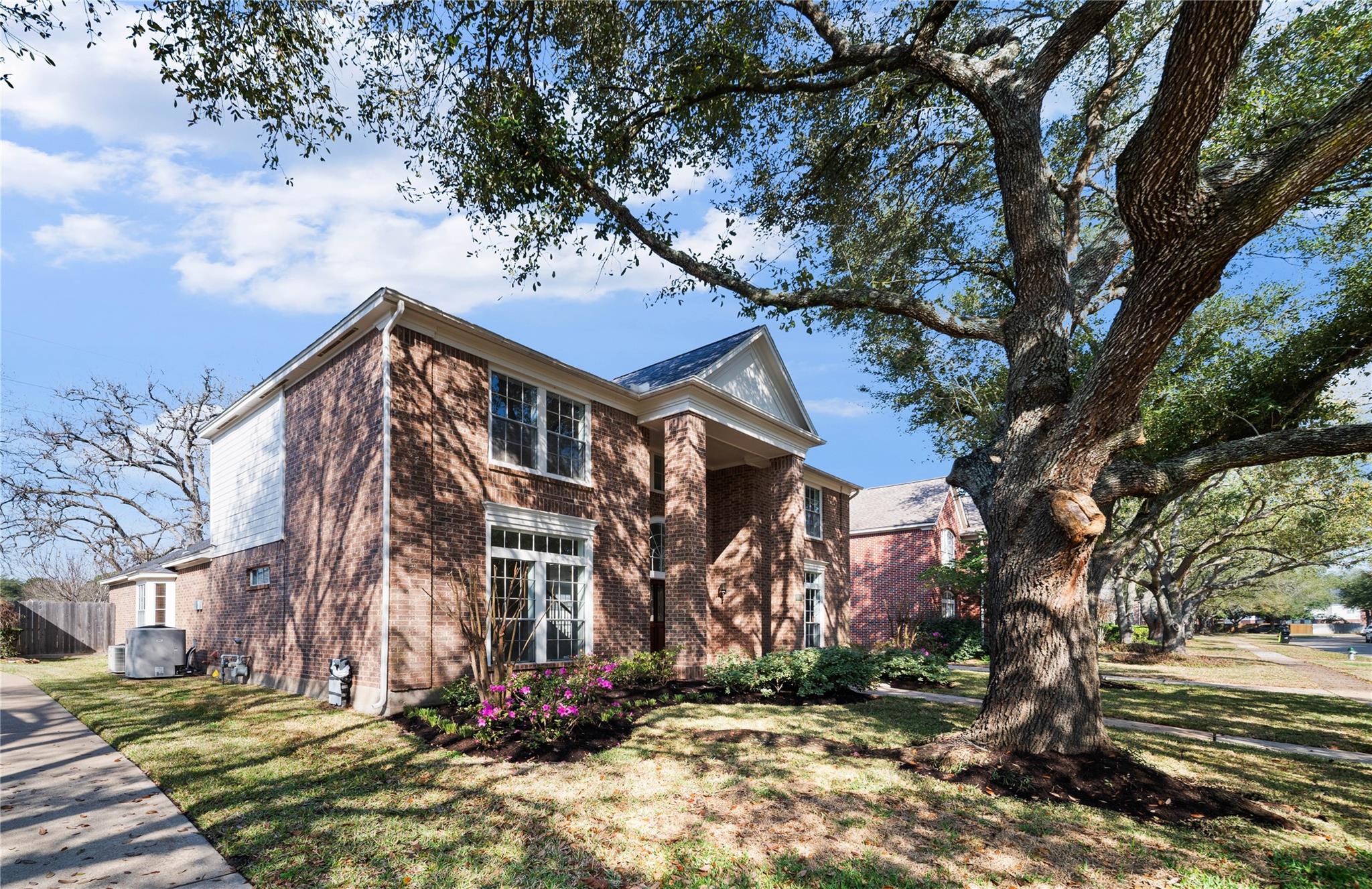 2106 Westshore Drive