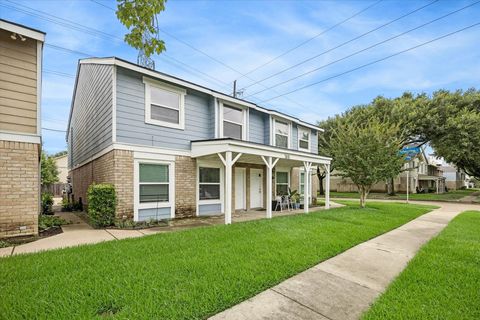 Photo of 768 Memorial Mews Street #1, Houston, TX 77079 (MLS # 97818245)