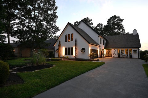 Photo of 38 Fairway Park, Montgomery, TX 77356 (MLS # 34975940)