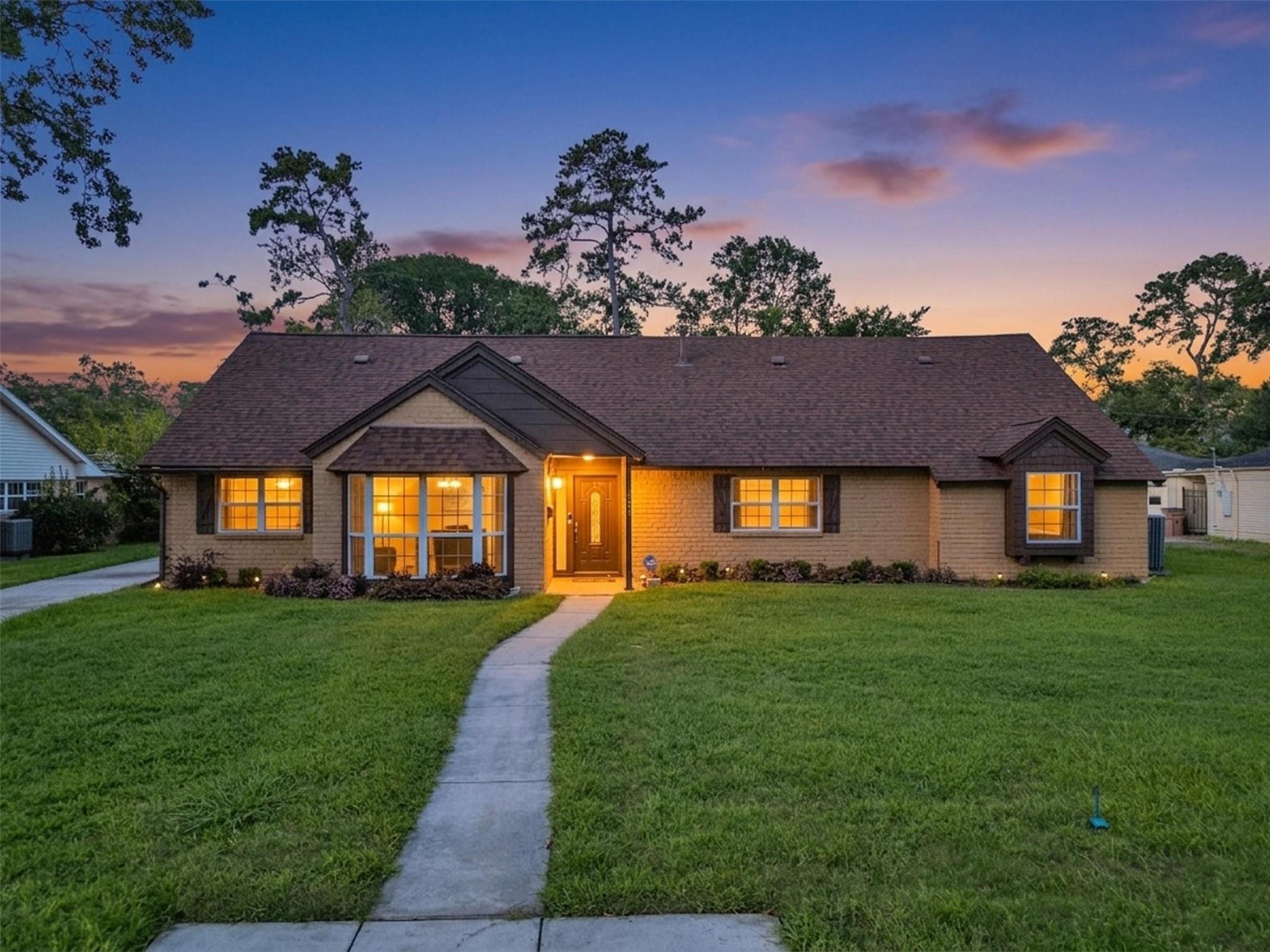 3017 Inwood Drive
