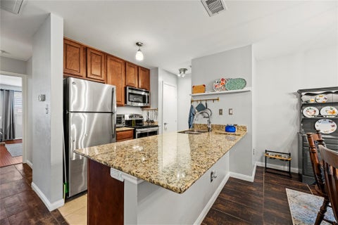 Homes For Sale - 5343 Richmond Avenue #30<br/> Harris County, Houston, TX 77056