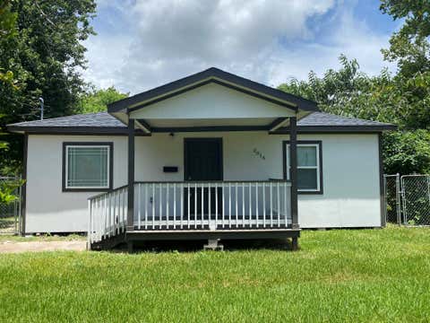 Photo of 2016 Magnolia Drive, La Marque, TX 77568 (MLS # 6113335)