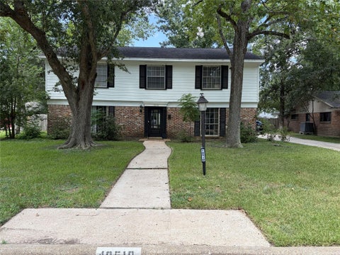 Photo of 18510 Point Lookout Drive, Houston, TX 77058 (MLS # 97243567)