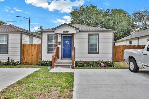 Photo of 4126 Sayers Street, Houston, TX 77026 (MLS # 51780970)