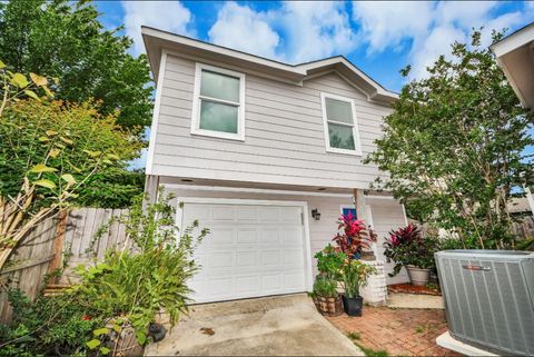 Photo of 109 N Eastwood Street, Houston, TX 77011 (MLS # 53294738)