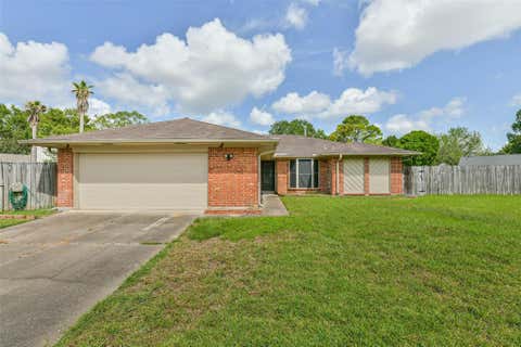 Homes For Sale - 15723 Firthridge Court<br/> Houston, TX 77598