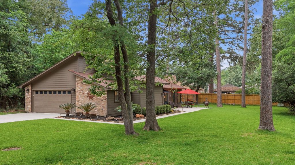 Photo of 11830 Cranberry Lane, Montgomery, TX 77356 (MLS # 73644918)