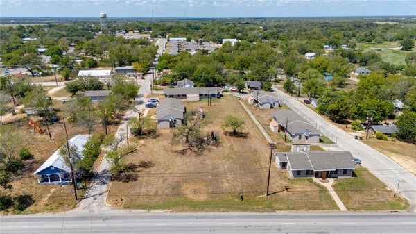 N MAGNOLIA AVE, LULING, TX 78648 - Image 8a76d3b2ec591d70af6a97dccb1004b5/2416341866