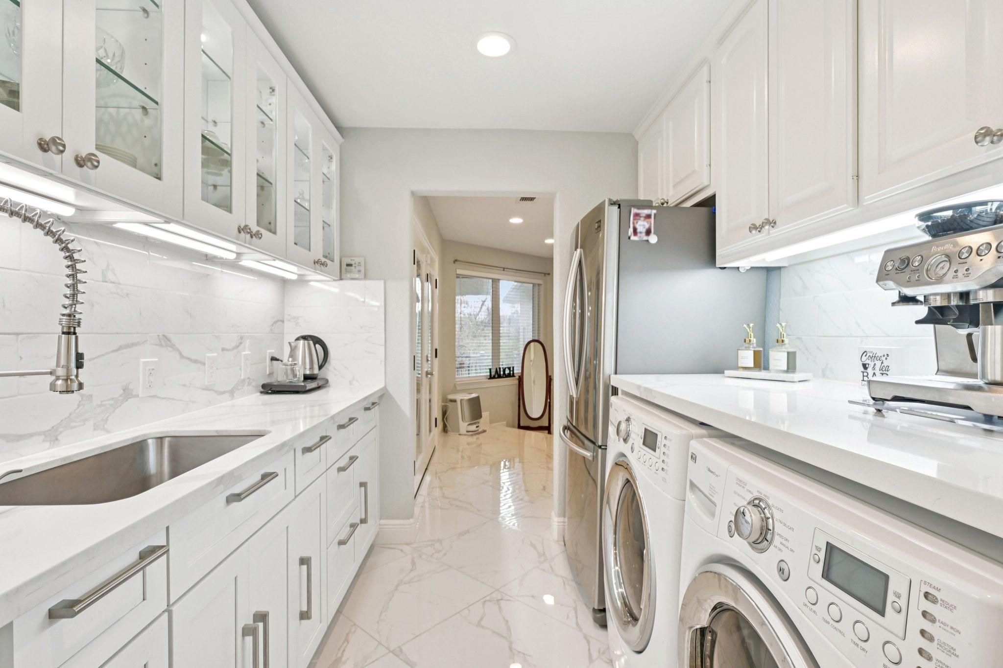 Houston, Texas, 77024, United States, 4 Bedrooms Bedrooms, ,4 BathroomsBathrooms,Residential,Active,2034259