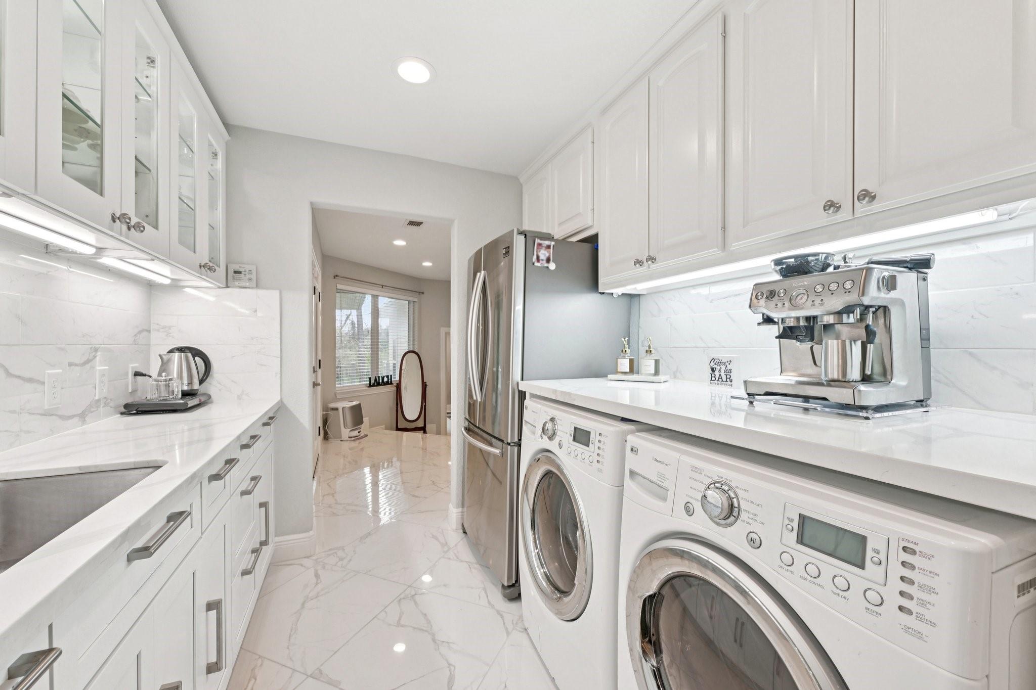 Houston, Texas, 77024, United States, 4 Bedrooms Bedrooms, ,4 BathroomsBathrooms,Residential,Active,2034259