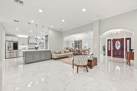 Photo of 106 Mignon Lane, Houston, TX 77024 (MLS # 50549328)