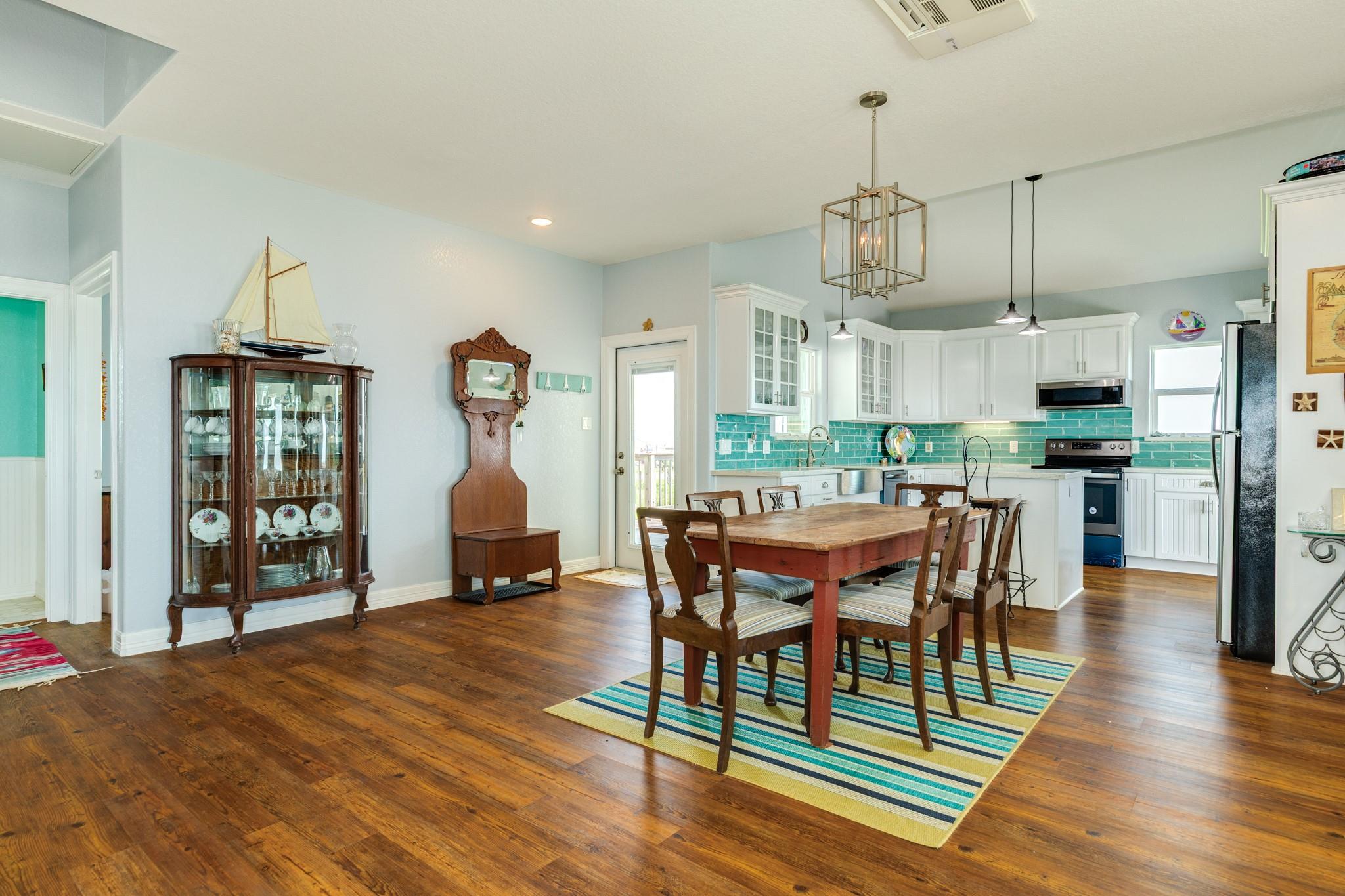 2032 Blue Water Highway CR257