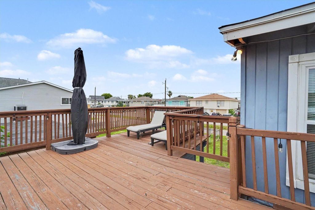 Photo of 370 Ling Street, Bayou Vista, TX 77563 (MLS # 45899187)