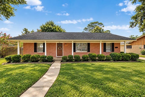 Photo of 2016 San Jacinto Drive, Pasadena, TX 77502 (MLS # 30675884)