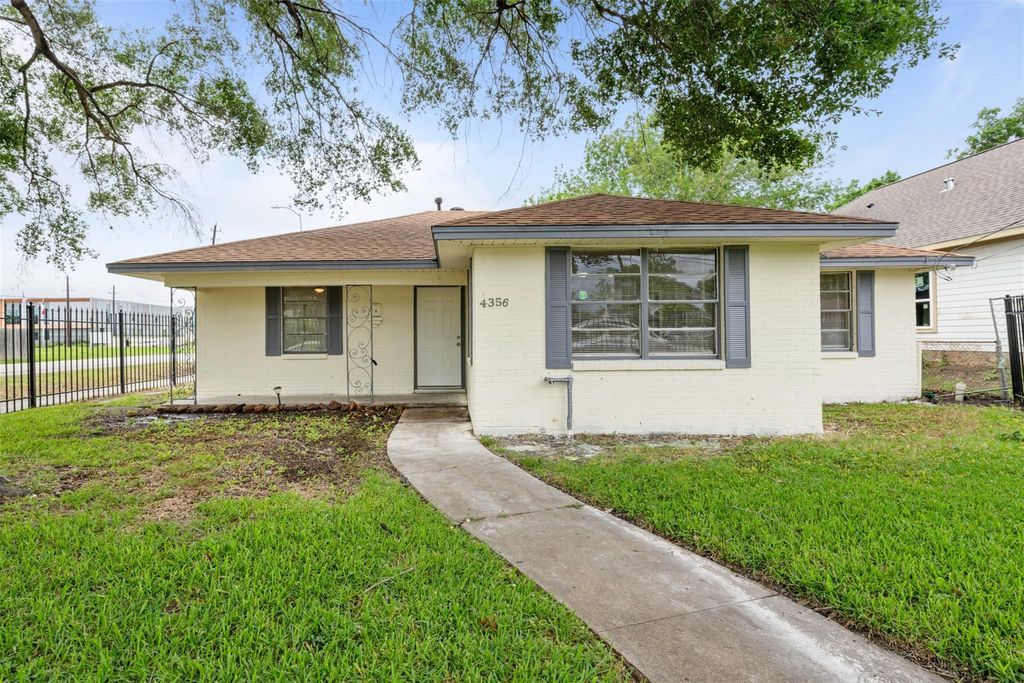 Photo of 4356 Phlox Street, Houston, TX 77051 (MLS # 72219564)