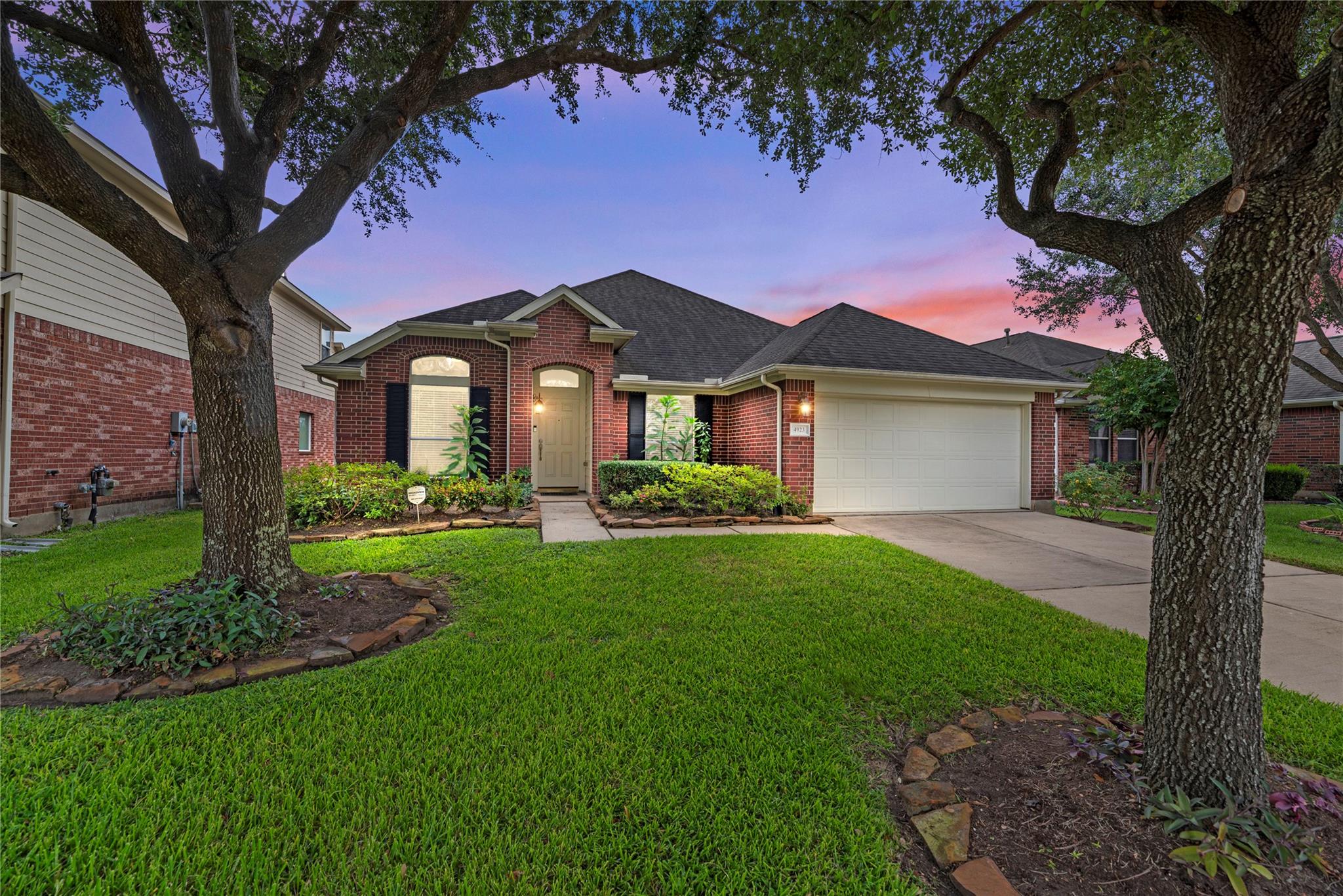 Houston, Texas 77084, United States, 3 Bedrooms Bedrooms, ,2 BathroomsBathrooms,Residential,Pending,186954