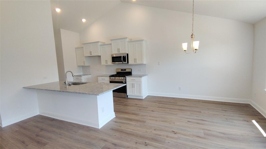 Photo of 2 Keystone Court, Angleton, TX 77515 (MLS # 95999222)