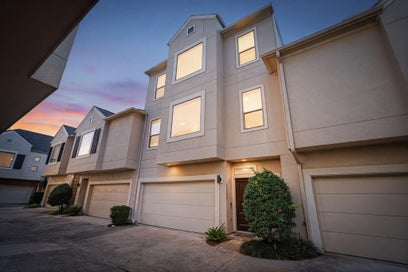 3882 Center Street Houston TX 77007