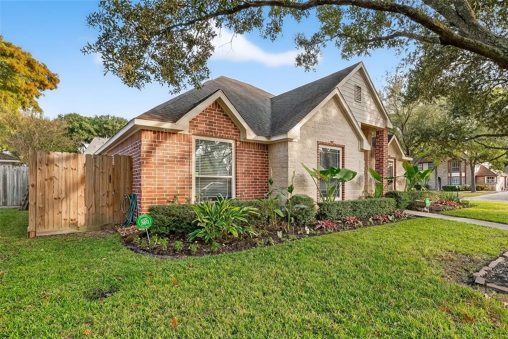 Photo of 9102 S Pass Lane, Houston, TX 77064 (MLS # 32802844)