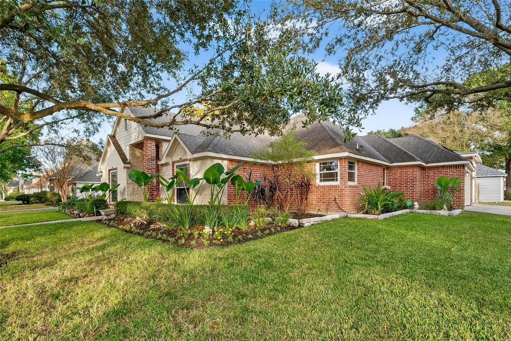 Photo of 9102 S Pass Lane, Houston, TX 77064 (MLS # 32802844)