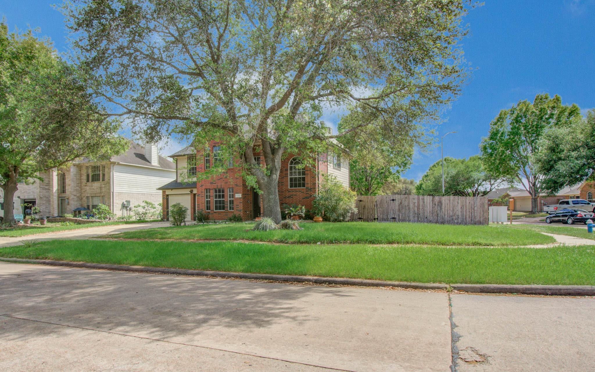 23147 N Waterlake Dr