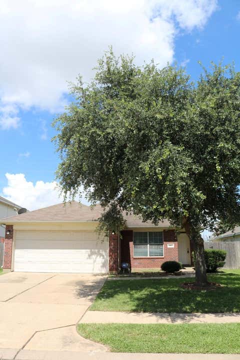Homes For Rent - 5911 S Brenwood Drive<br/> Katy, TX 77449