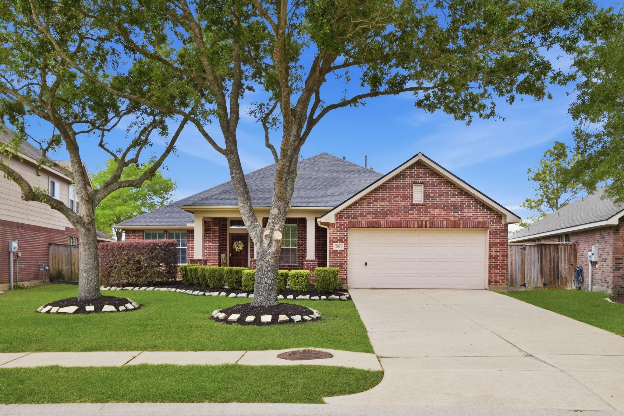 2821 Chinaberry Park Lane