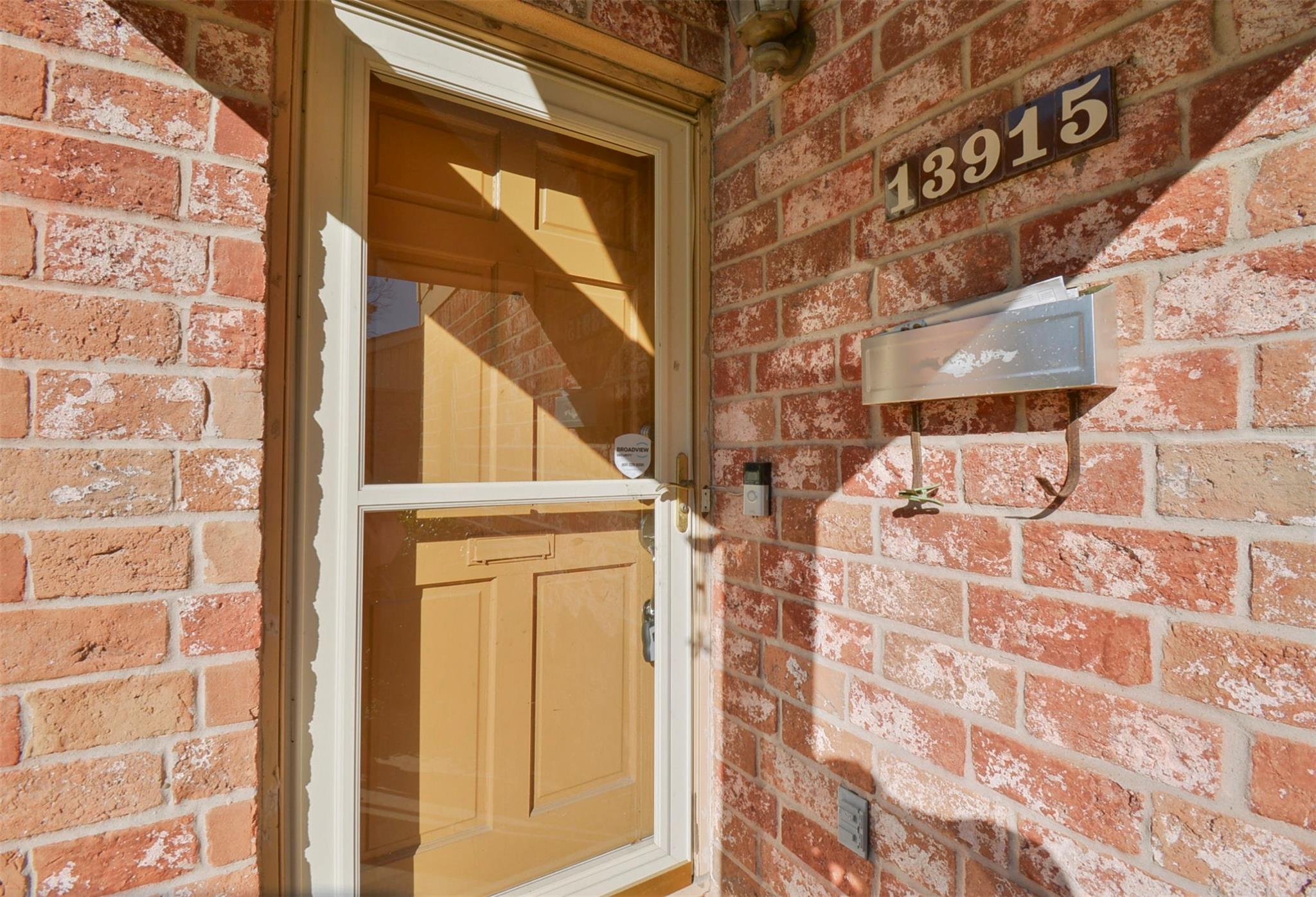 13915 Roundstone Lane