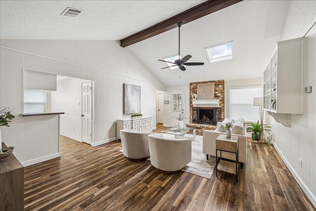 Photo of 6215 Rena Street, Houston, TX 77092 (MLS # 20112405)