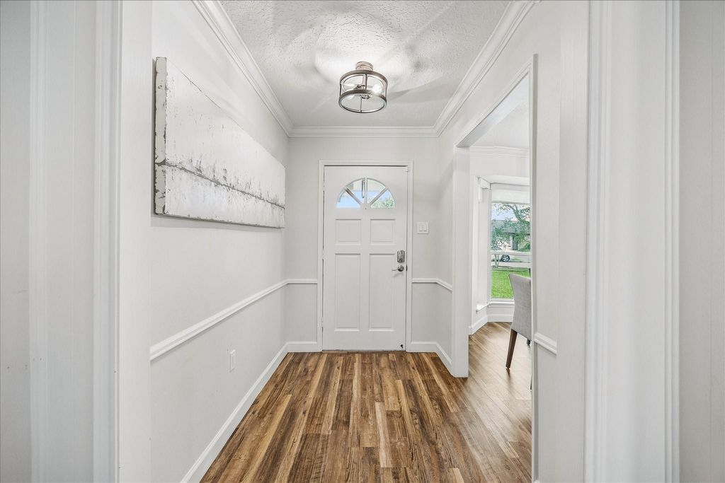 Photo of 6215 Rena Street, Houston, TX 77092 (MLS # 20112405)