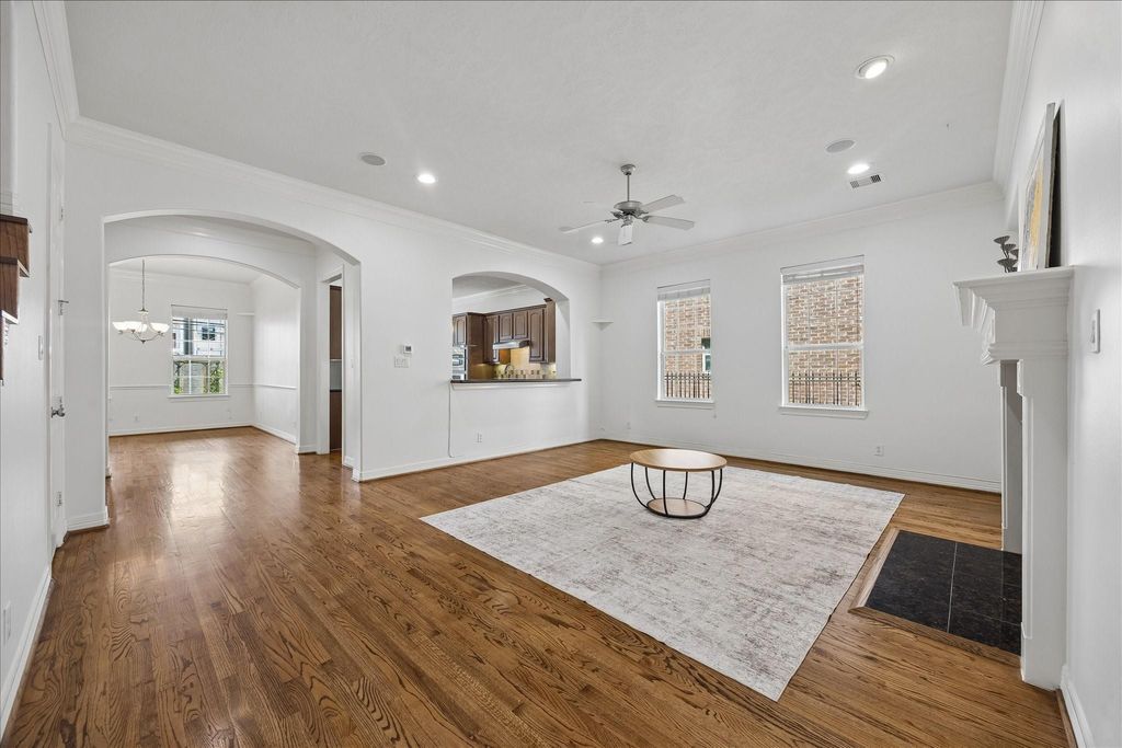 Photo of 7608 Janak Drive, Houston, TX 77055 (MLS # 98206075)