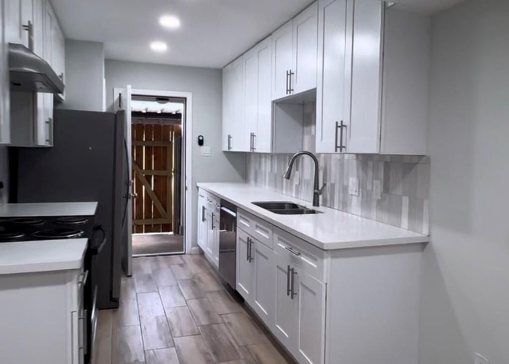 Photo of 10126 Emnora Lane, Houston, TX 77080 (MLS # 10606265)