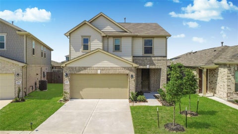 Homes For Rent - 15707 Winter Heights Drive<br/> Houston, TX 77044