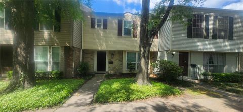 Photo of 12913 Trail Hollow Drive #2913, Houston, TX 77079 (MLS # 53998658)