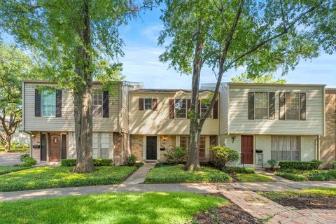 Photo of 12913 Trail Hollow Drive #2913, Houston, TX 77079 (MLS # 53998658)