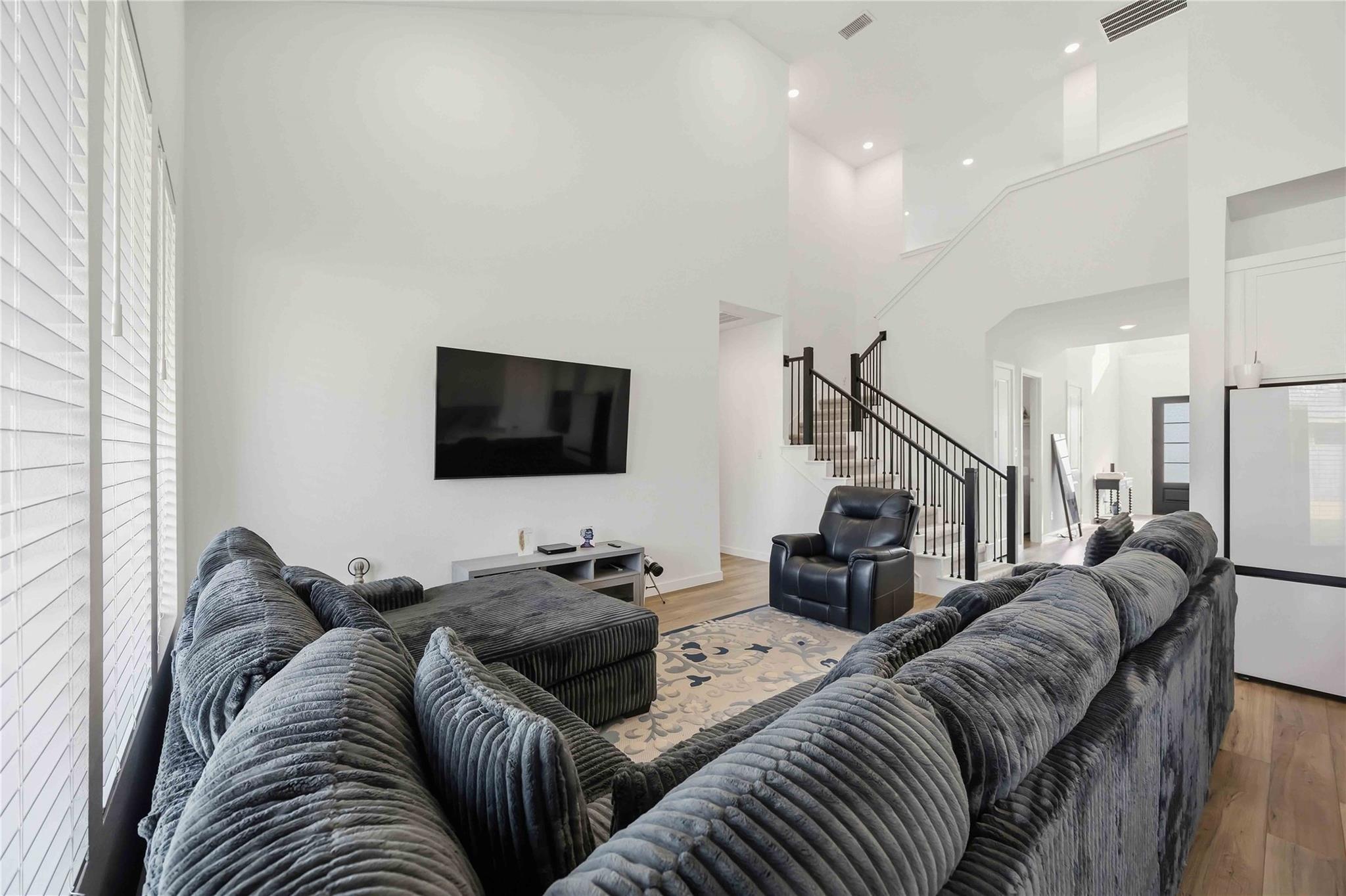 8214 Bristol Diamond Drive