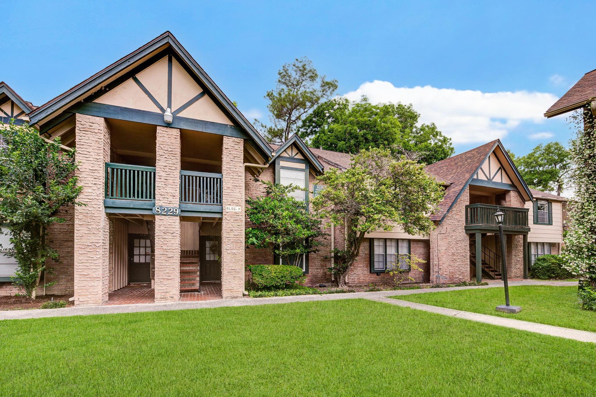 8229 Kingsbrook Road 229