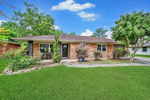 Tiny photo for 10406 Woodwind Drive, Houston, TX 77025 (MLS # 39572193)