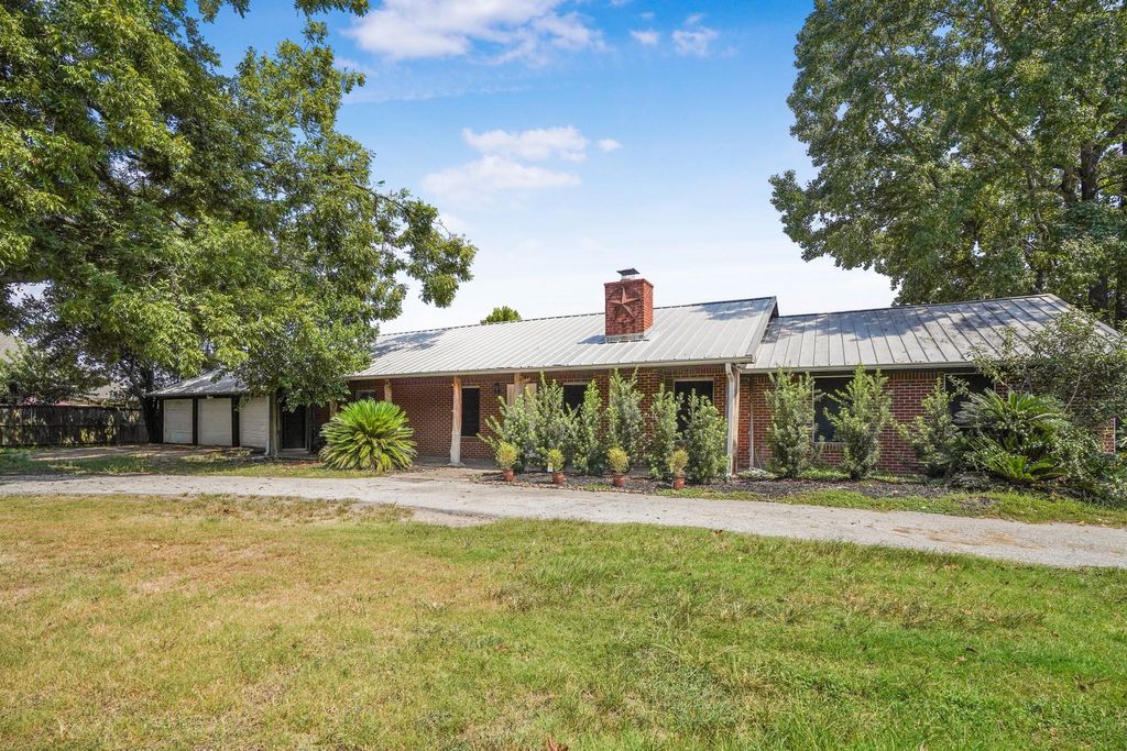 Photo of 700 Anderson Road, Kingwood, TX 77339 (MLS # 51348546)