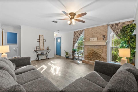 Photo of 1572 Silverpines Road #572, Houston, TX 77062 (MLS # 14245957)