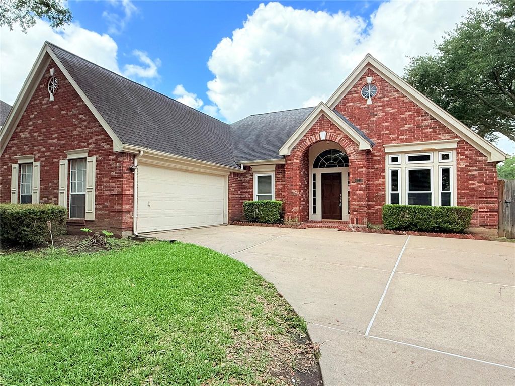 Photo of 5010 Rebel Ridge Drive, Sugar Land, TX 77478 (MLS # 72465261)