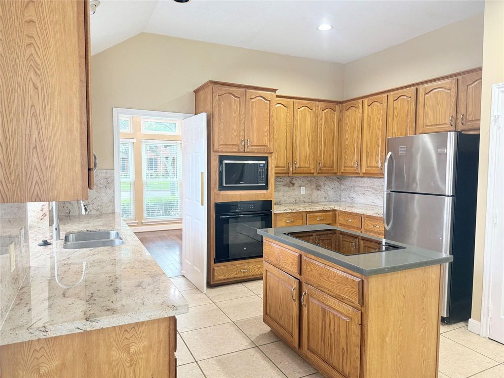 Photo of 5010 Rebel Ridge Drive, Sugar Land, TX 77478 (MLS # 72465261)