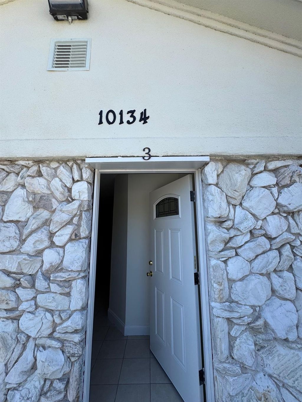 Photo of 10134 Kirkglen Drive #3, Houston, TX 77089 (MLS # 39598898)