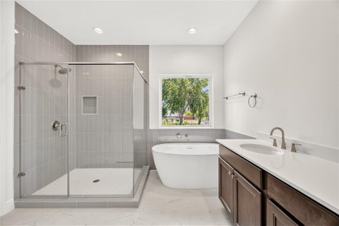 Tiny photo for 1530 W 34th Street, Houston, TX 77018 (MLS # 86886042)