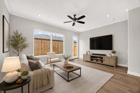 Tiny photo for 1530 W 34th Street, Houston, TX 77018 (MLS # 86886042)